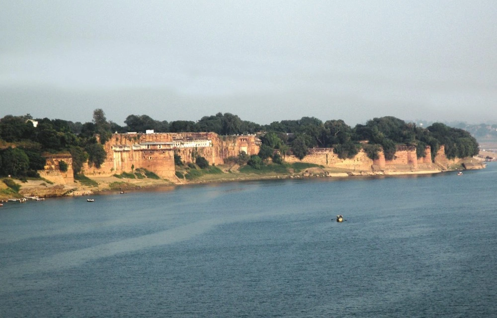 Akbar Fort in Prayagraj  Pictures