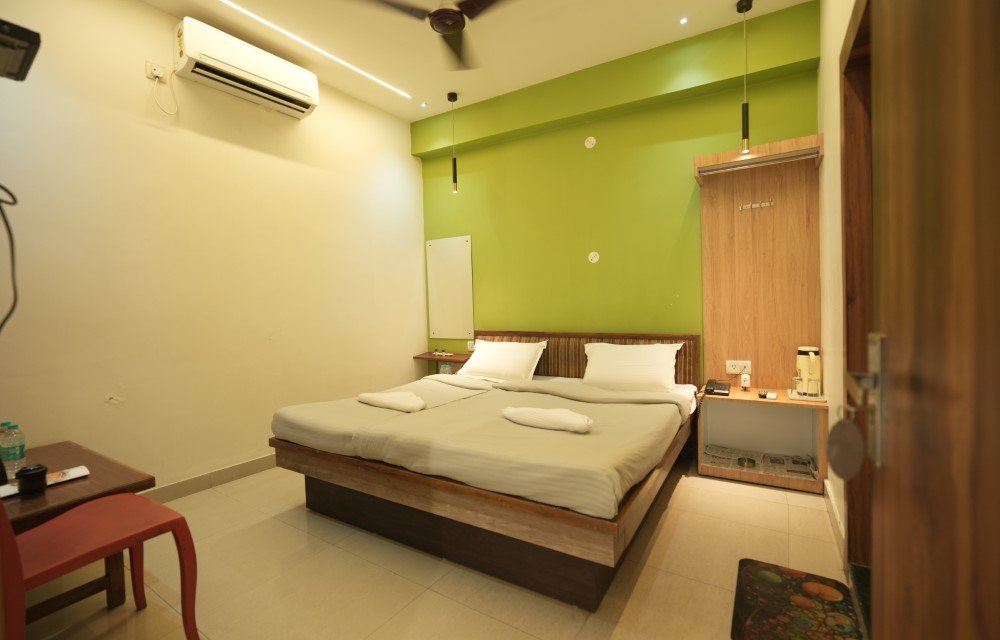 Safe Family Accommodation Experience Near Johnstonganj Prayagraj